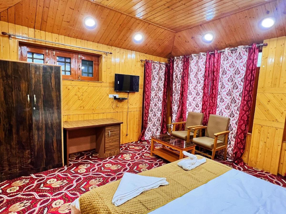 Roseline Inn Srīnagar Zewnętrze zdjęcie