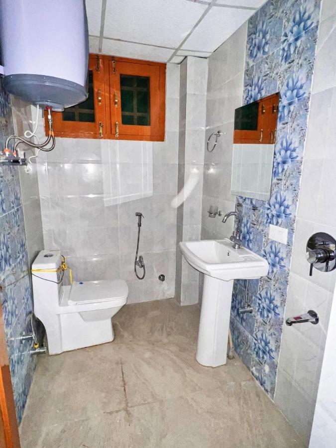 Roseline Inn Srīnagar Zewnętrze zdjęcie