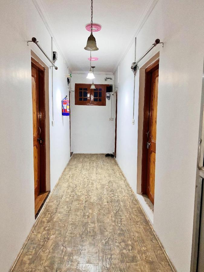 Roseline Inn Srīnagar Zewnętrze zdjęcie