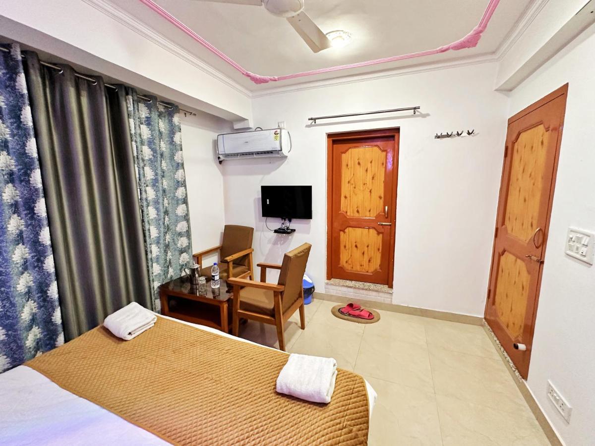 Roseline Inn Srīnagar Zewnętrze zdjęcie