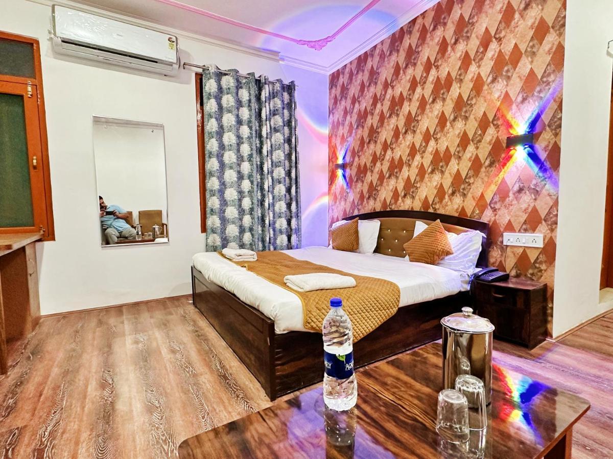 Roseline Inn Srīnagar Zewnętrze zdjęcie