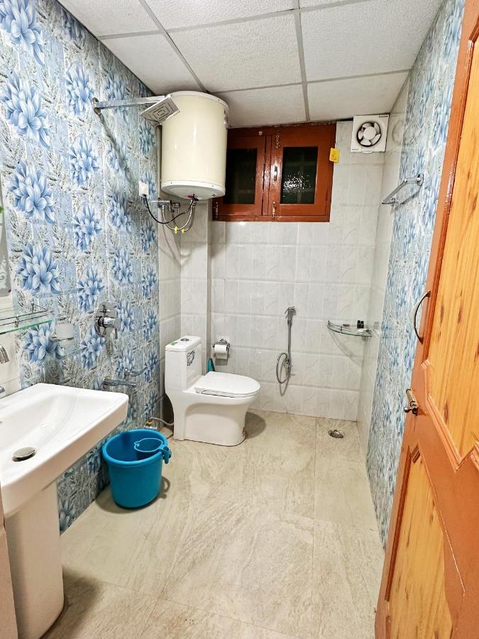 Roseline Inn Srīnagar Zewnętrze zdjęcie