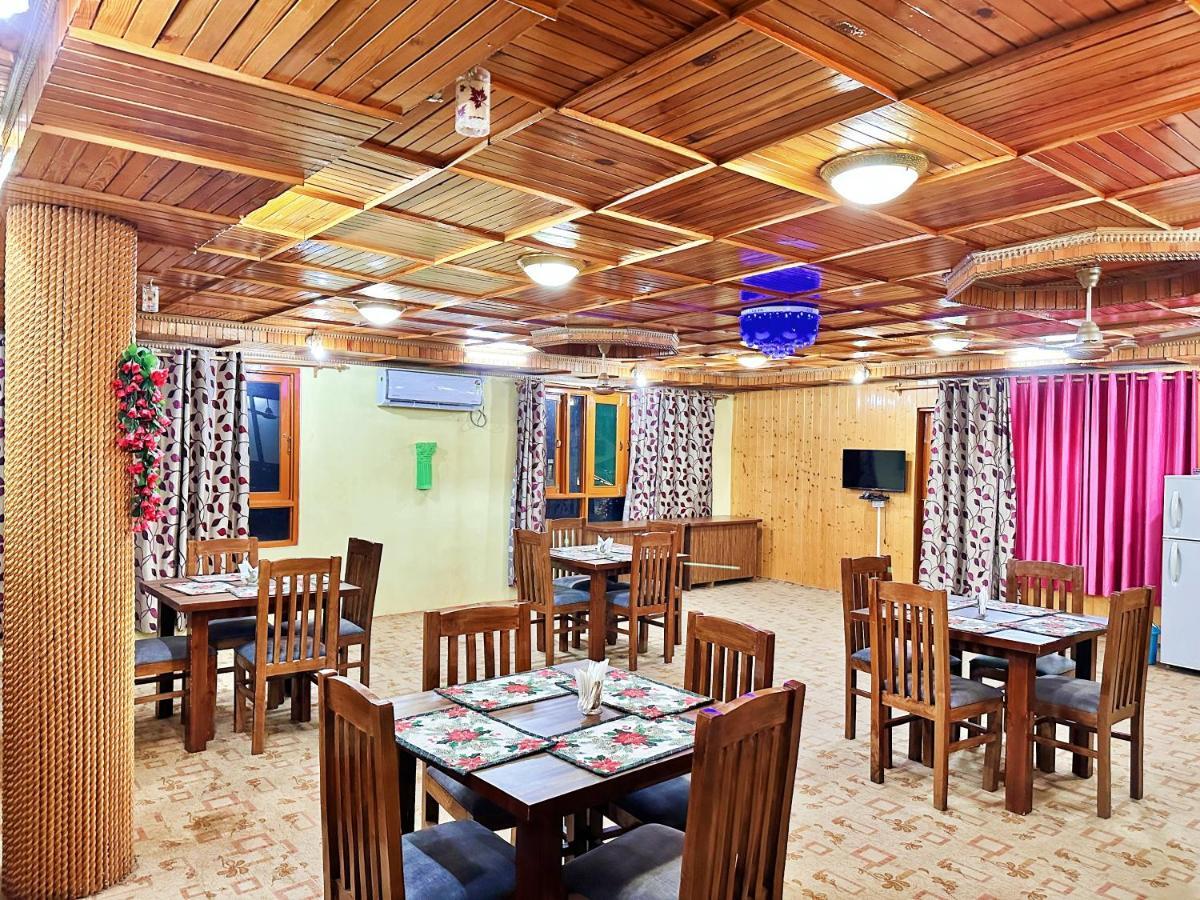 Roseline Inn Srīnagar Zewnętrze zdjęcie