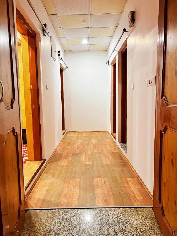 Roseline Inn Srīnagar Zewnętrze zdjęcie