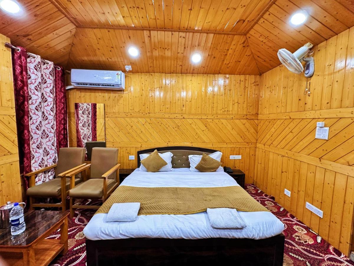 Roseline Inn Srīnagar Zewnętrze zdjęcie