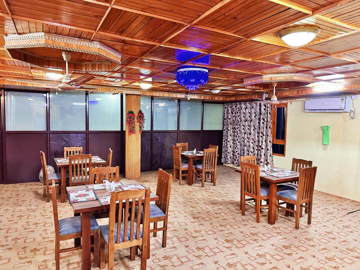 Roseline Inn Srīnagar Zewnętrze zdjęcie