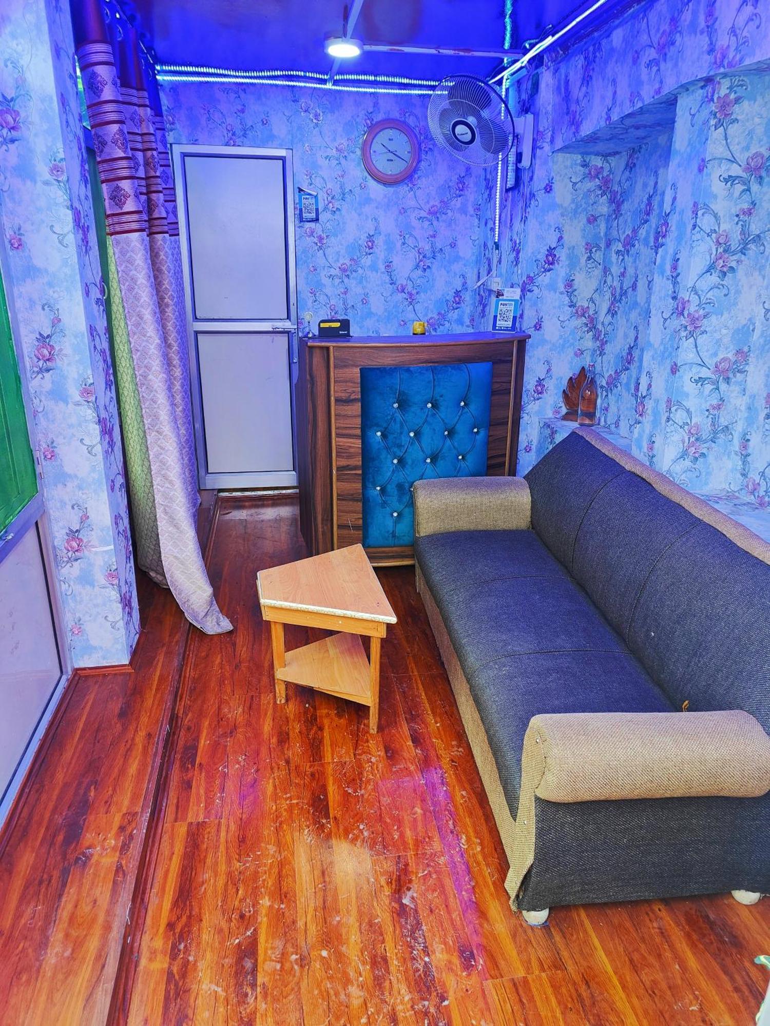 Roseline Inn Srīnagar Zewnętrze zdjęcie
